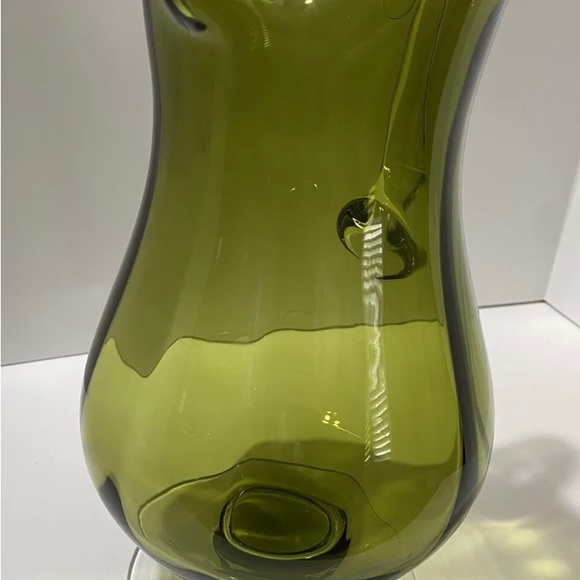 VTG Hand Blown Green Art Glass Pitcher Clear Handle Pedestal Base MCM 54 oz - Picture 10 of 15